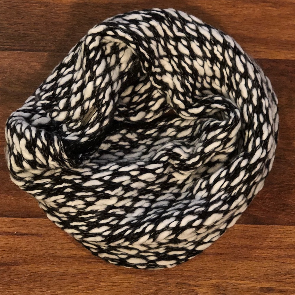 Steve Madden infinity Scarf